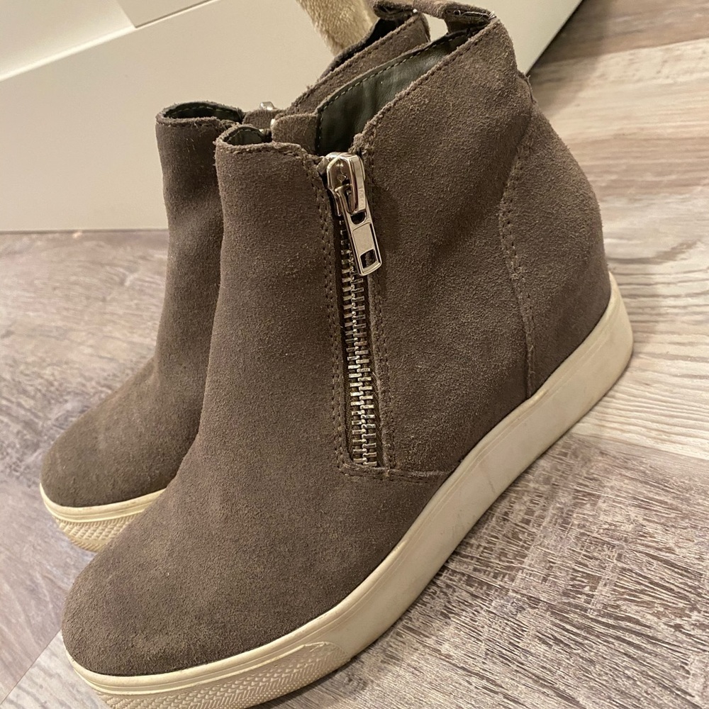 STEVE MADDEN WEDGIE SNEAKS✨ - Picture 4 of 7